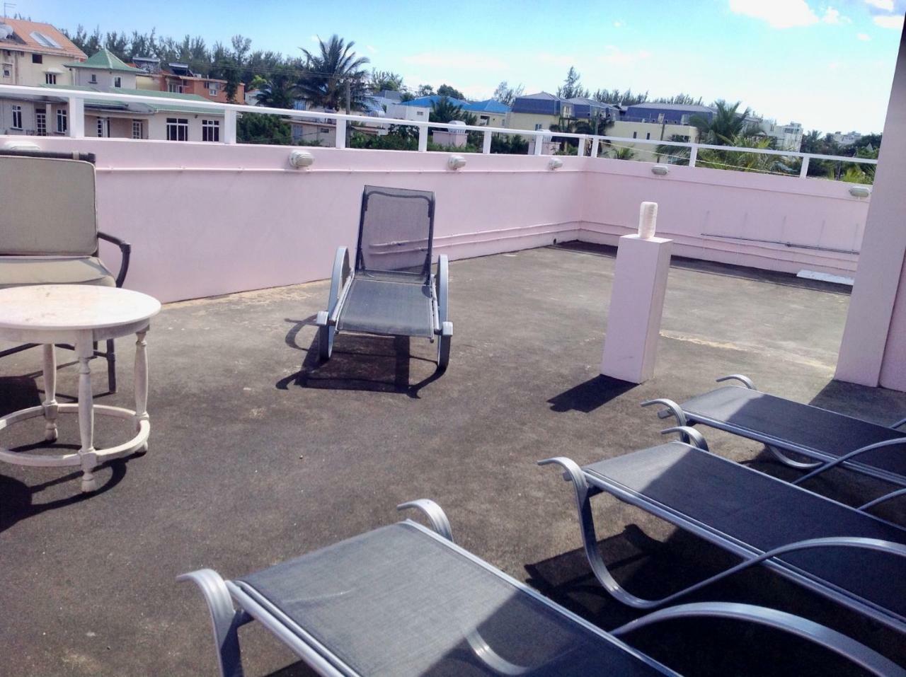 Fayruz Villa Is A 3 Bedroom, 3 Bathroom Detached House With Ac And Swimming Pool 5 Minutes Walk From Flic En Flac Public Beach מראה חיצוני תמונה